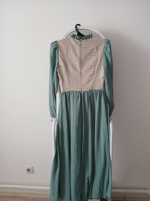 Продам платье дизайнерское