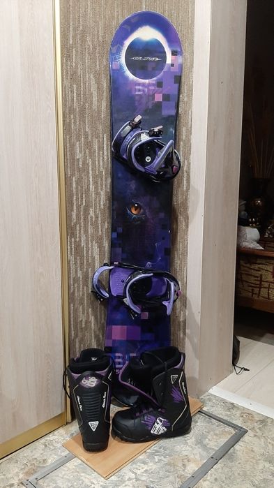 Продам борд вместе с ботинками либо обменяю на PS4!