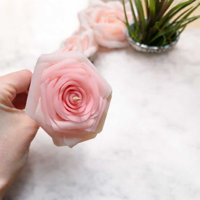 Ръчно изработена свещ