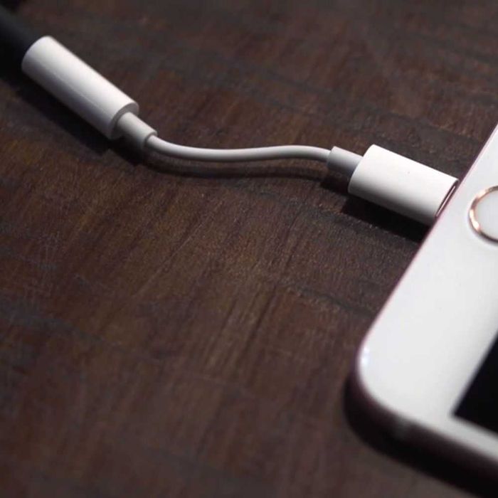 Adaptor Audio APPLE Lightning-Jack 3.5mm CASTI iPhone 11 13 14 15 16e