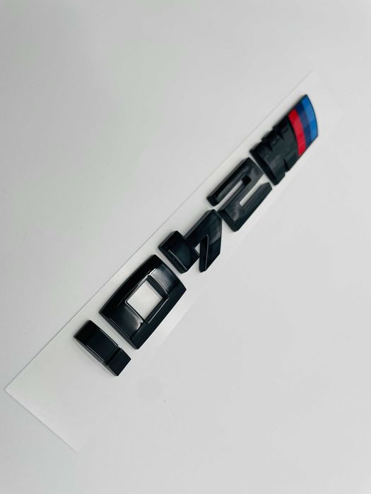 Emblema compatibila BMW M240i negru