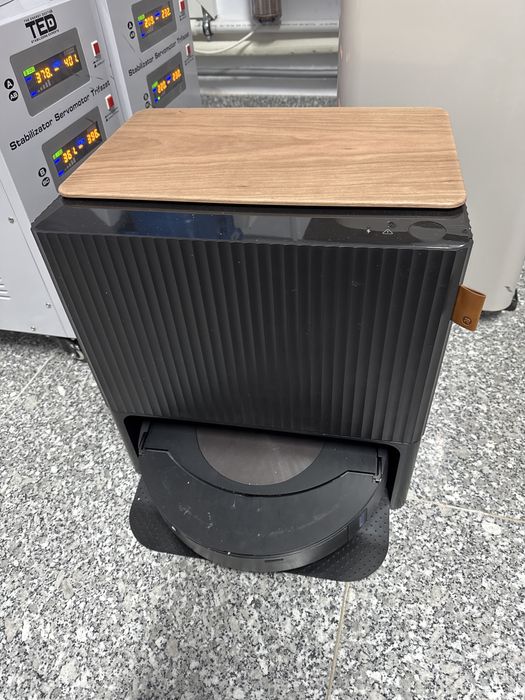 Aspirator robot cu statie iRobot Combo j9+ bateria se descarca repede