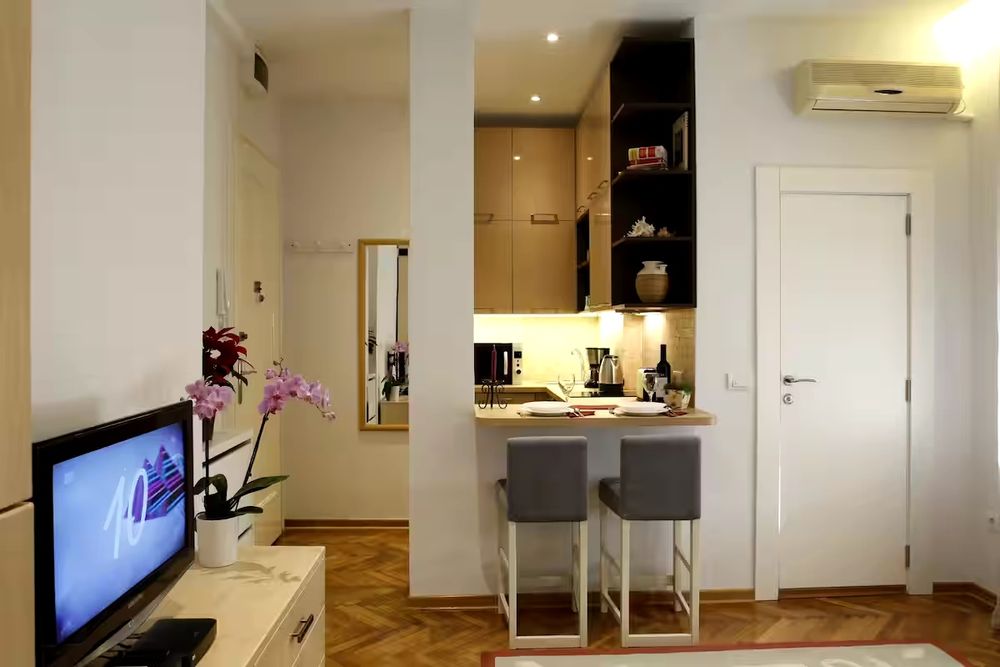 Дава се под наем Едностаен апартамент в София, Студентски град - 40 кв.м за 357 € - Снимка #2