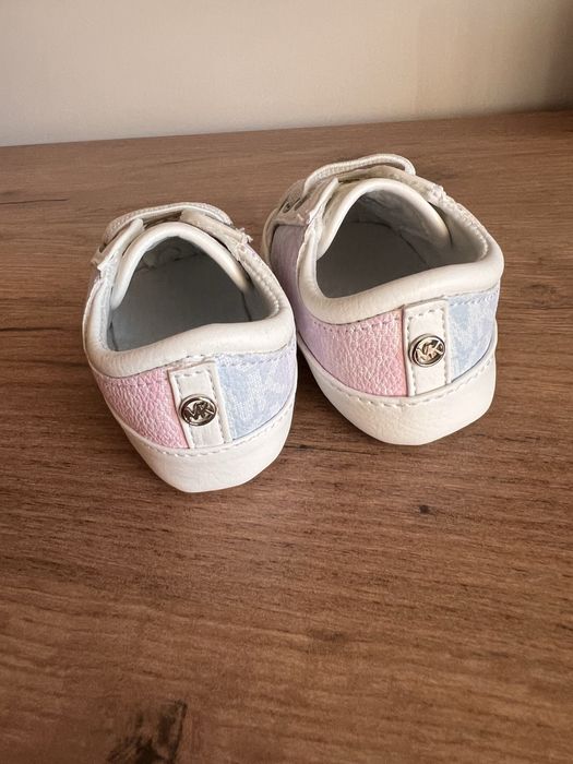 Нови бебешки буйки Michael Kors -18 номер