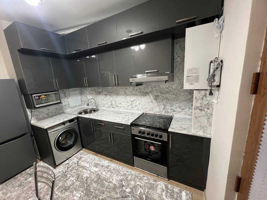 Olmazor cityda 2 xonali shaxsiy kvartira barcha narsasi bilan sotiladi