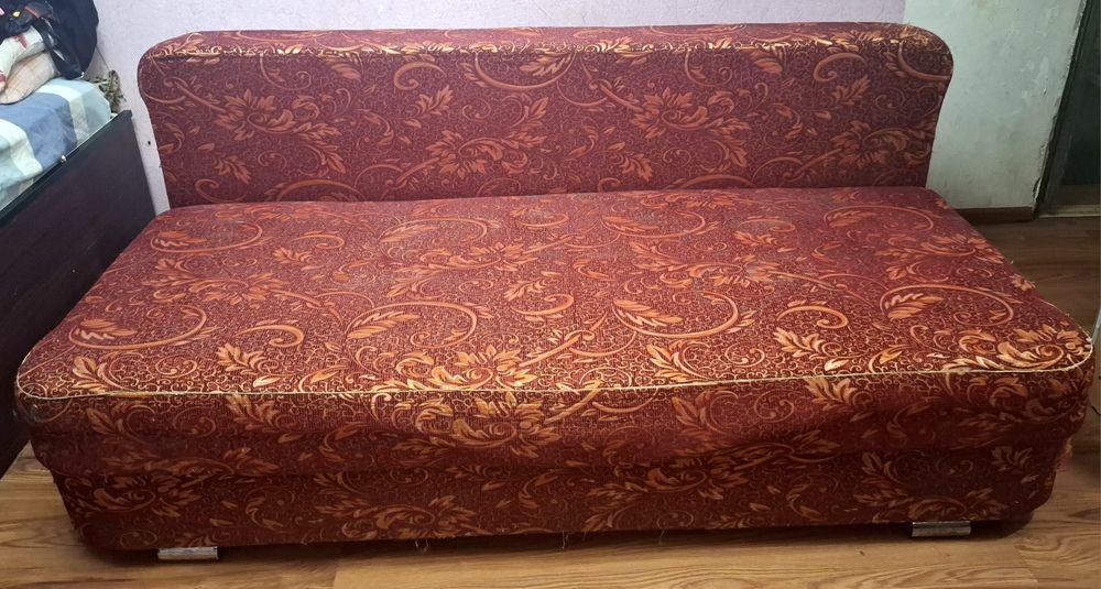 Продам Диван б/у