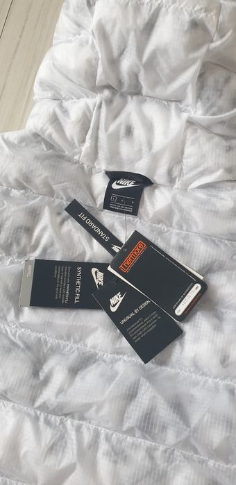 Nike Windrunner Mens Jacket  L /XL  НОВО!  ОРИГИНАЛ! Мъжко Зимно  Яке!