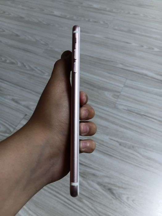 Продам Iphone 7 plus