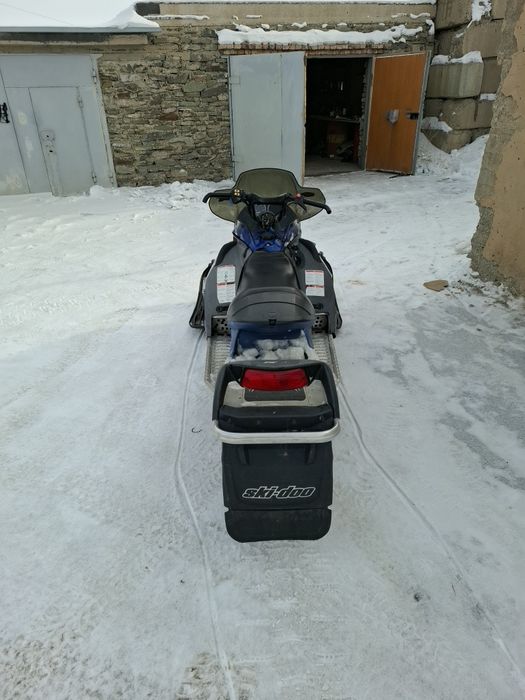 Продам снегоход   2006г