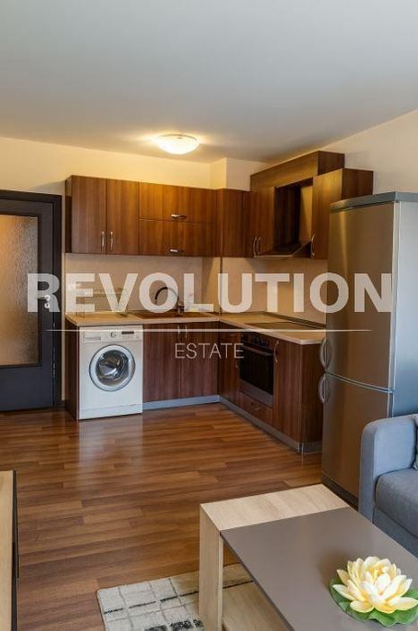 Дава се под наем Двустаен апартамент в Варна, Победа - 65 кв.м за 470 € - Снимка #3