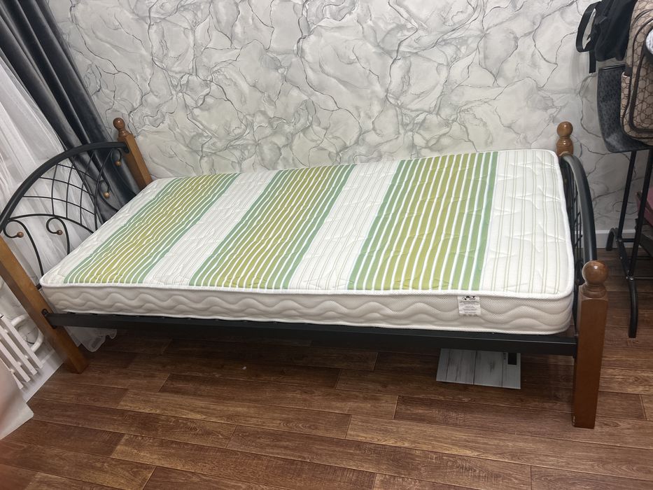 Продам кровать железная почти новая