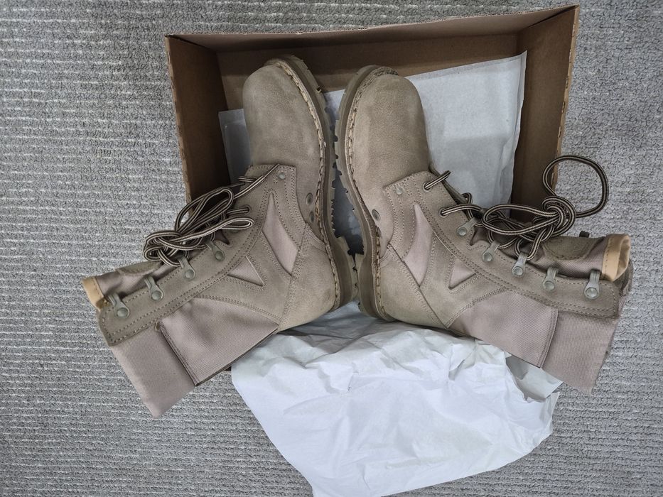 Bocanci militari