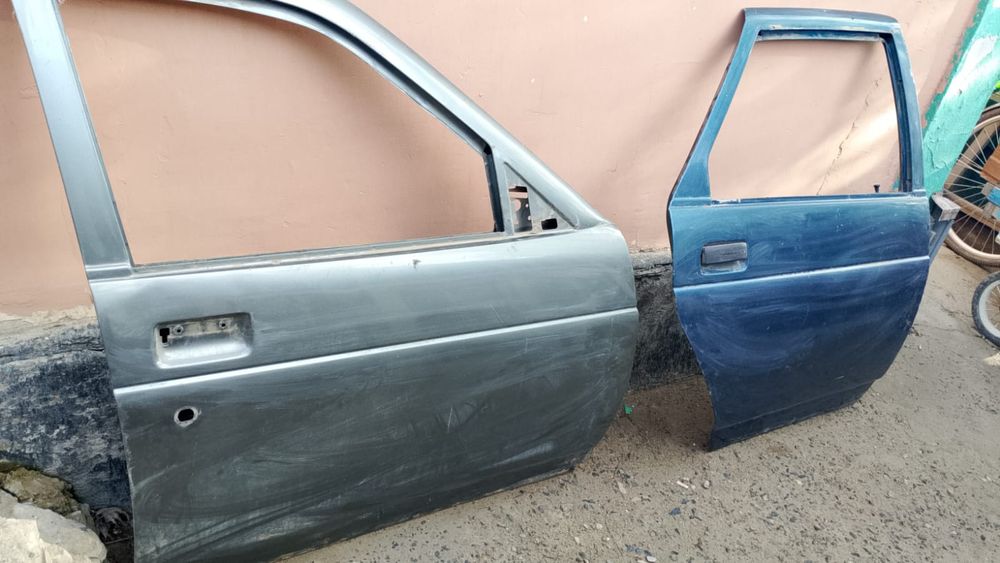 Двери от ВАЗ подходит на Приеру