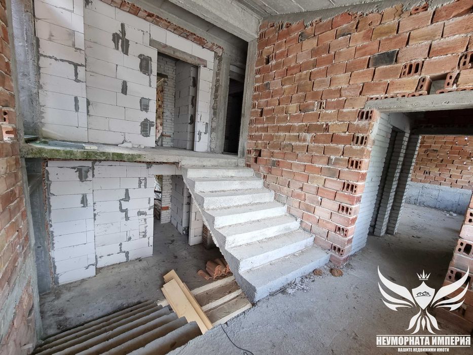 Продавам четириетажна вила/хотел с 870РЗП в село Проглед обл.Смолян