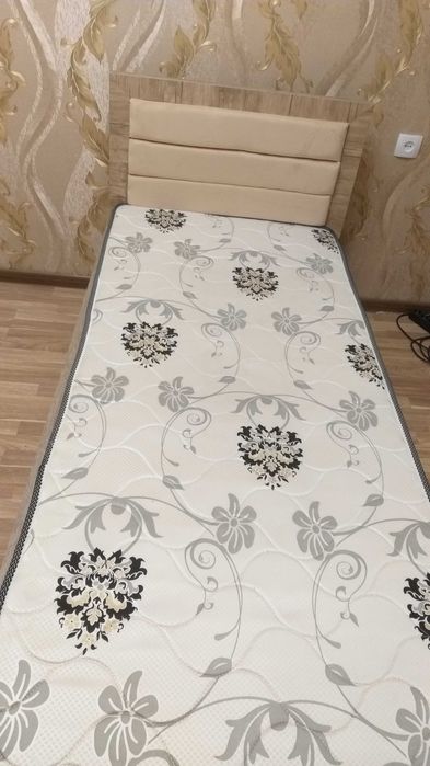 Кровать в хорошем состоянии