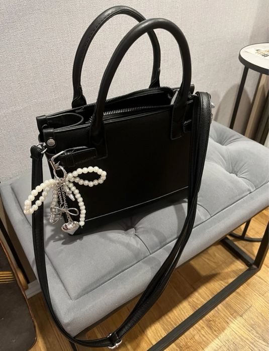 Кожаная черная сумка