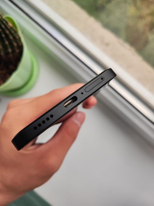 Poco F6 12/512гб