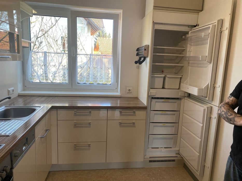 mobila de bucatarie recent adus din Austria