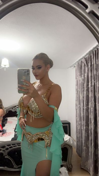 Dansatoare bellydance