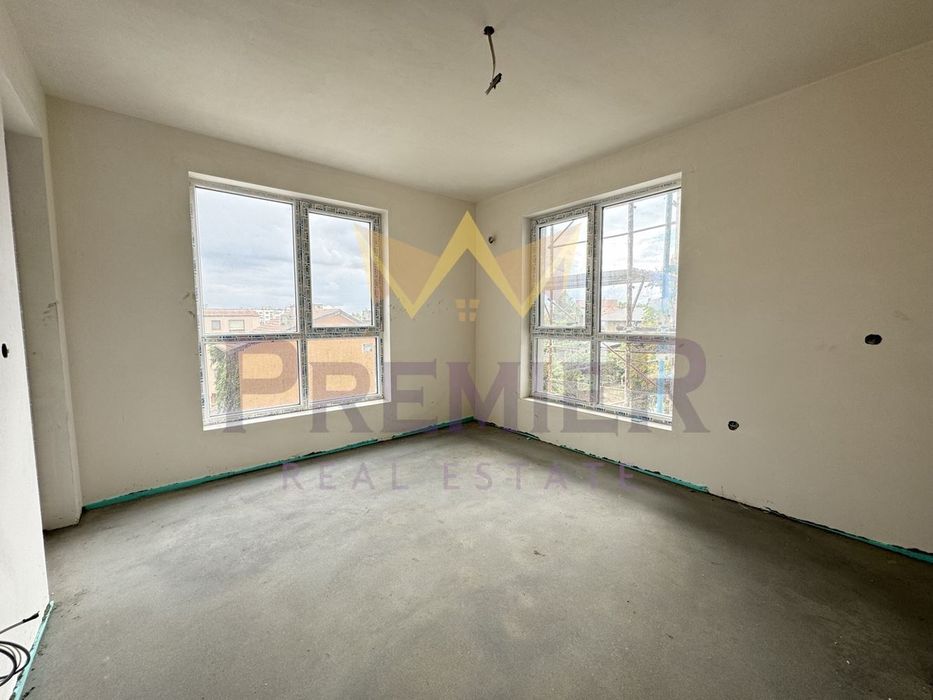 Продава се Двустаен апартамент в Варна, Изгрев - 58 кв.м за 1862 €/кв.м - Снимка #4