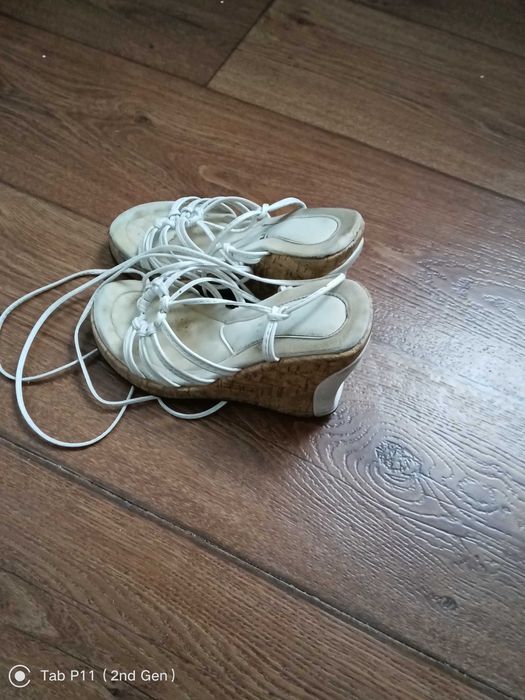 Босоножки на каблуке  б/у