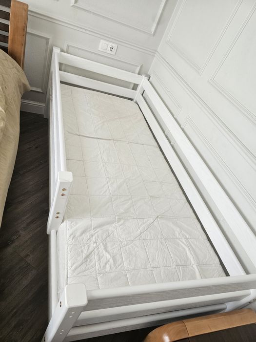 Кровать детская качественная