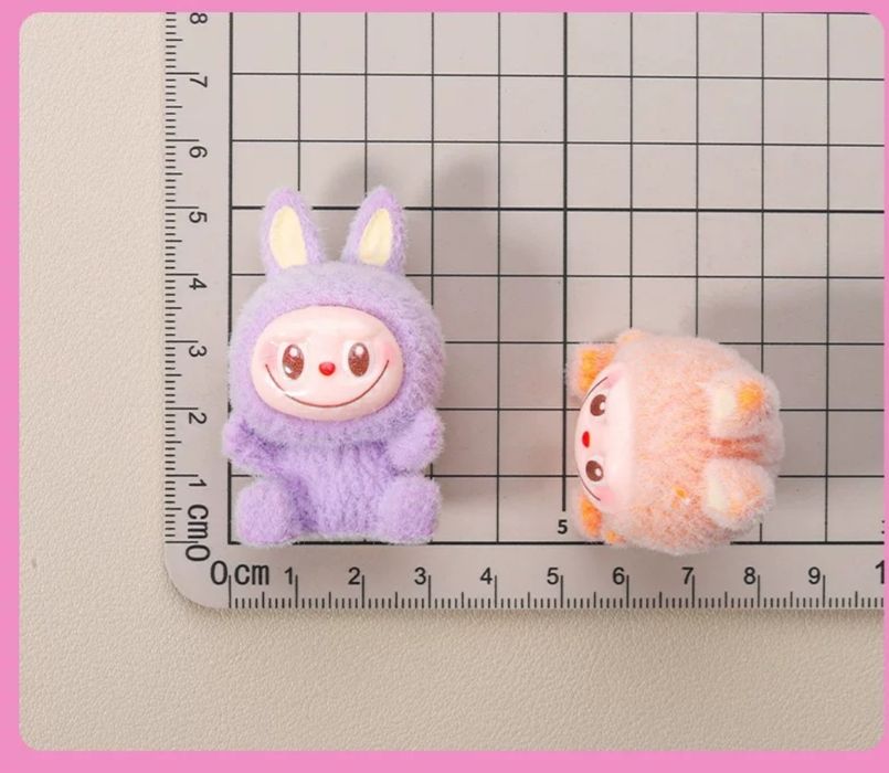 Продаются светящиеся в темноте куклы Лабубу