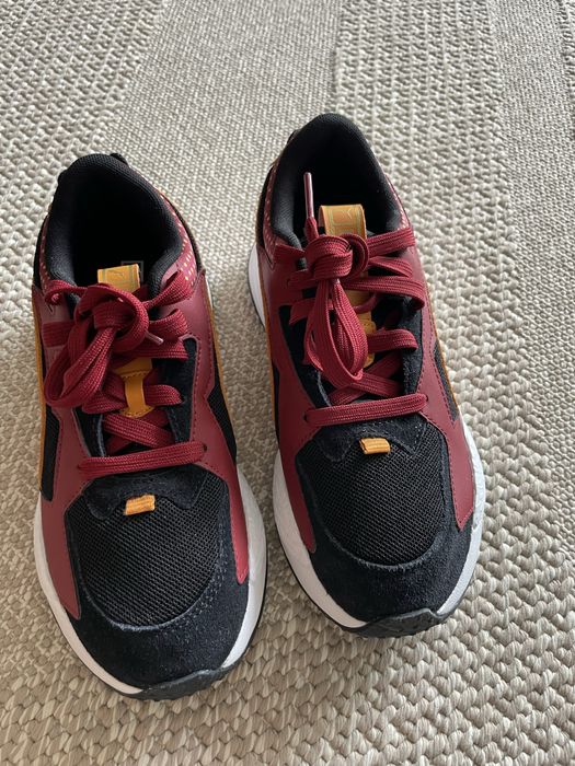 Adidasi Puma marimea 35