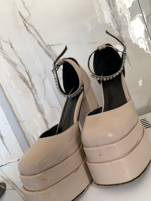 Каблуки (туфли) ВЕРСАЧИ