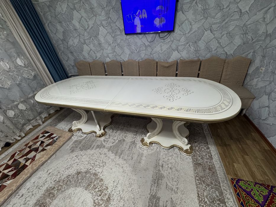 Стол   хорошем   состоянии