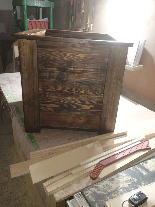 Продавам дървени кашпи