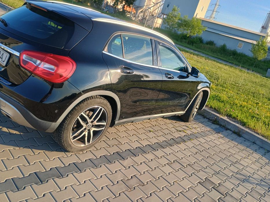 Mercedes Benz GLA