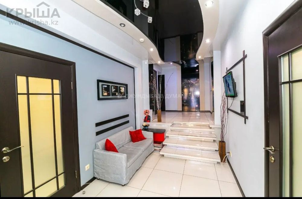 На аренду мастер маникюра