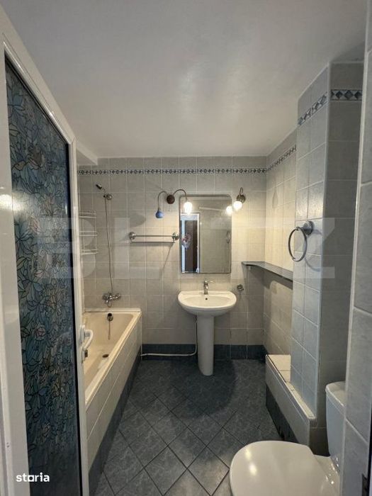 Apartament 2 camere de vanzare, 44 mp, zona Palas