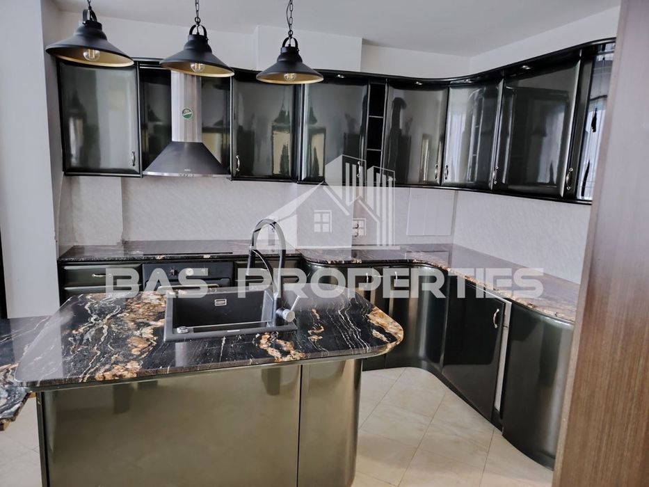 Продава се Многостаен апартамент в София, Банишора - 105 кв.м за 1564 €/кв.м - Снимка #2