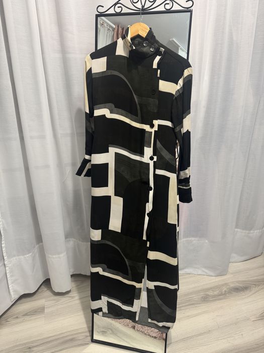 Rochie midi / lunga model geometric maneci lungi Massimo Dutti 42