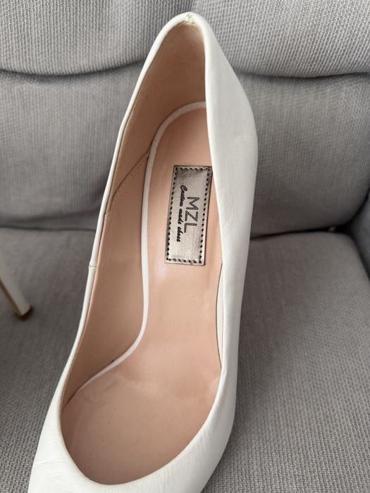 Pantofi stiletto