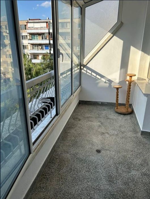 Дава се под наем Тристаен апартамент в София, Стрелбище - 110 кв.м за 750 € - Снимка #11