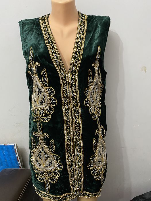 Продам камзолы чапаны жилетки