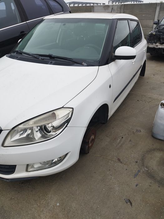 Capota faruri skoda fabia