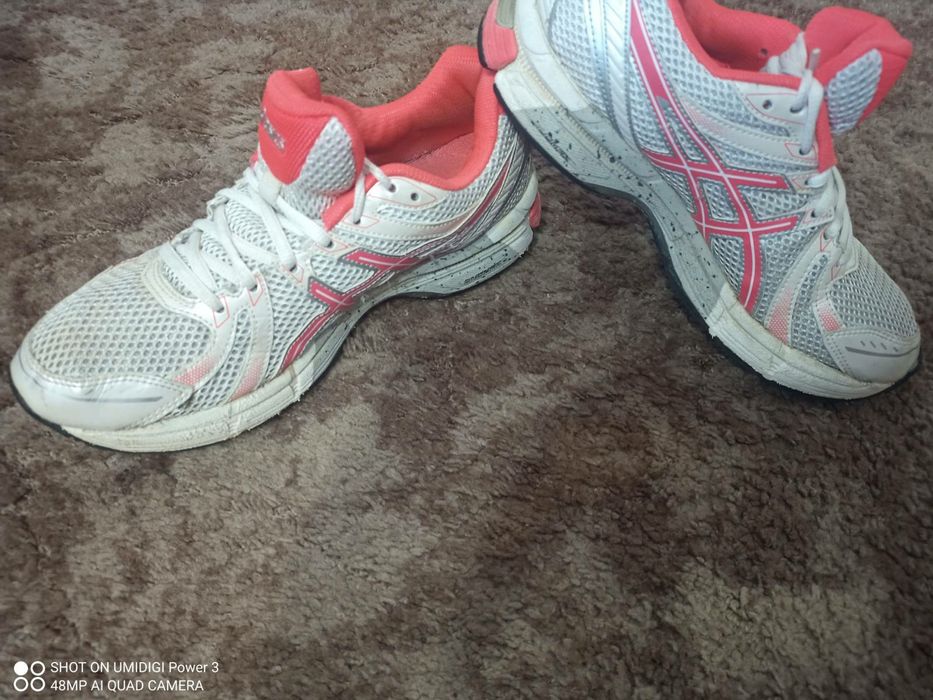 Асикс за бягане 41 номер