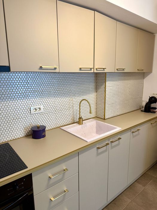 Apartament 2 camere de închiriat – modern, parcare inclusă