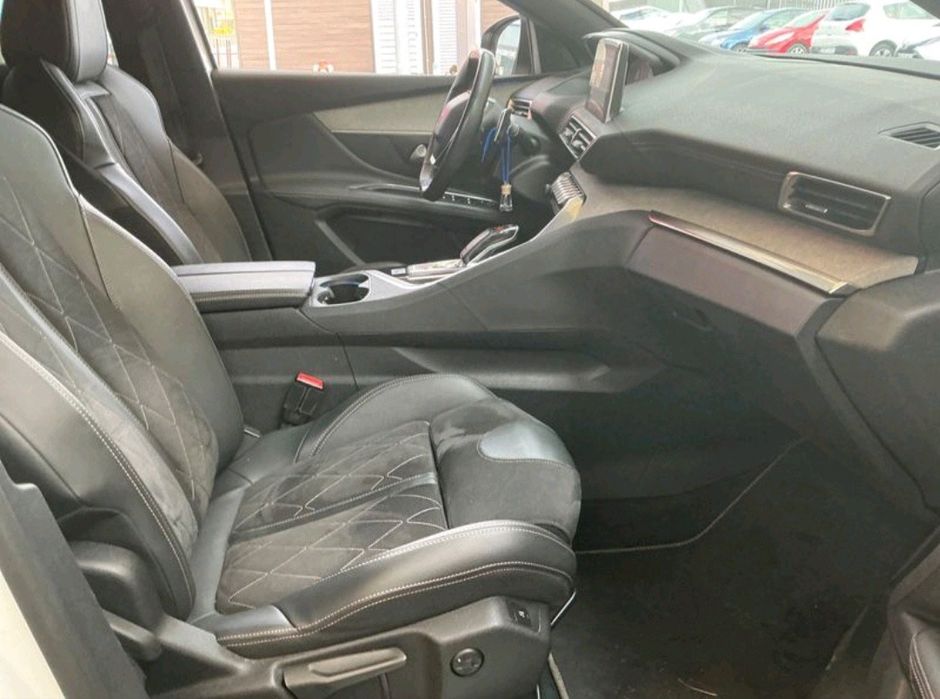 Peugeot 3008 GT Blue HD 180 к.с