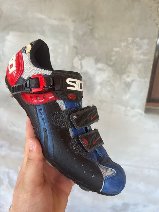 De vânzare ambele perechi.