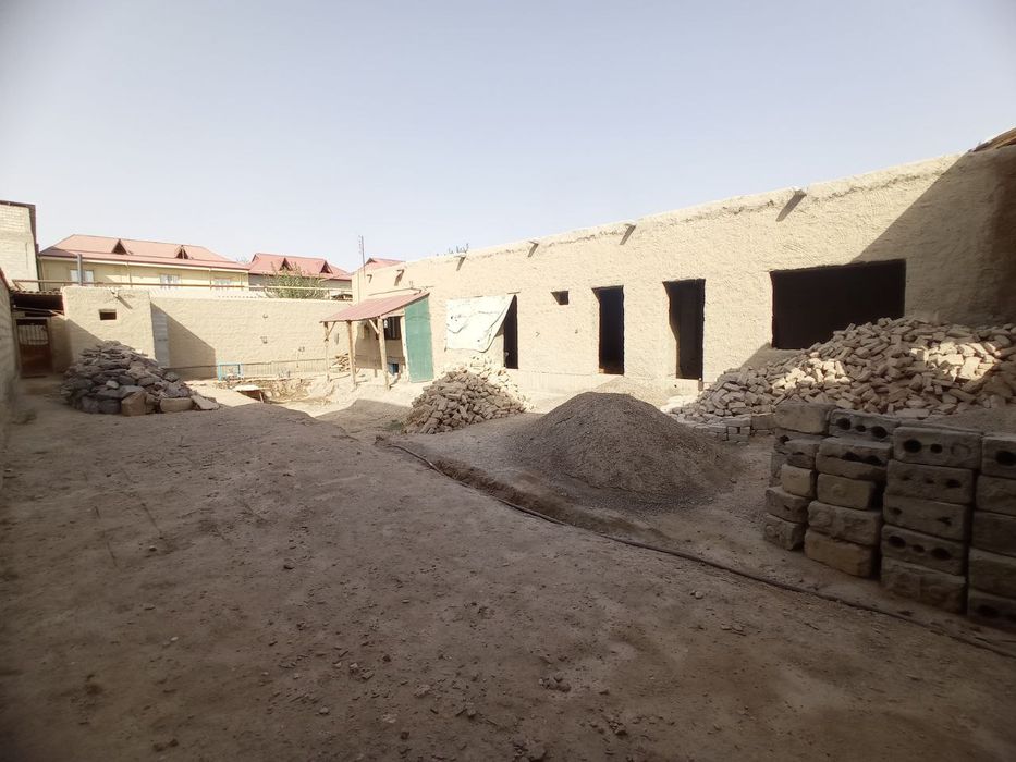 Hovli sotiladi Guliston 3