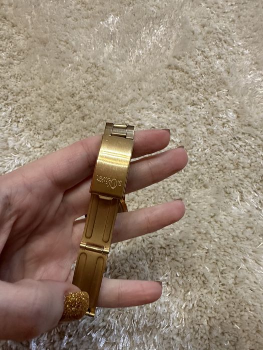 S. Oliver Ceas auriu