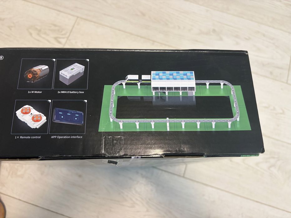 конструктор Mould King 12040 –  Express Light Rail Train