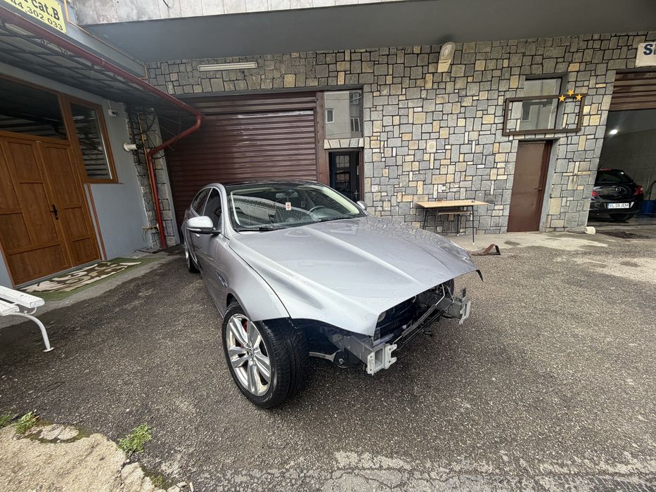 Vand Jaguar XJ 2014