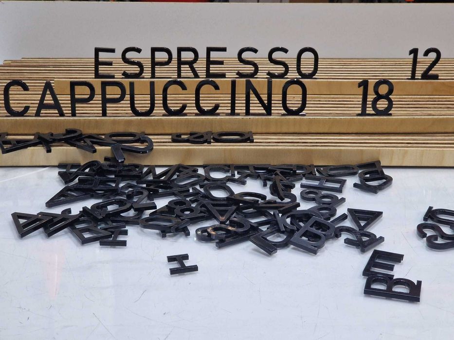 Litere meniu bar la comanda