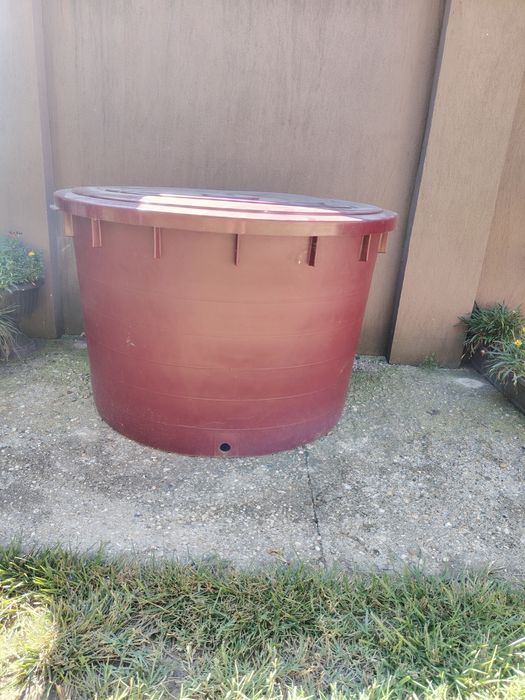 Cadă / bazin struguri 750 L, cu capac, robinet și sită